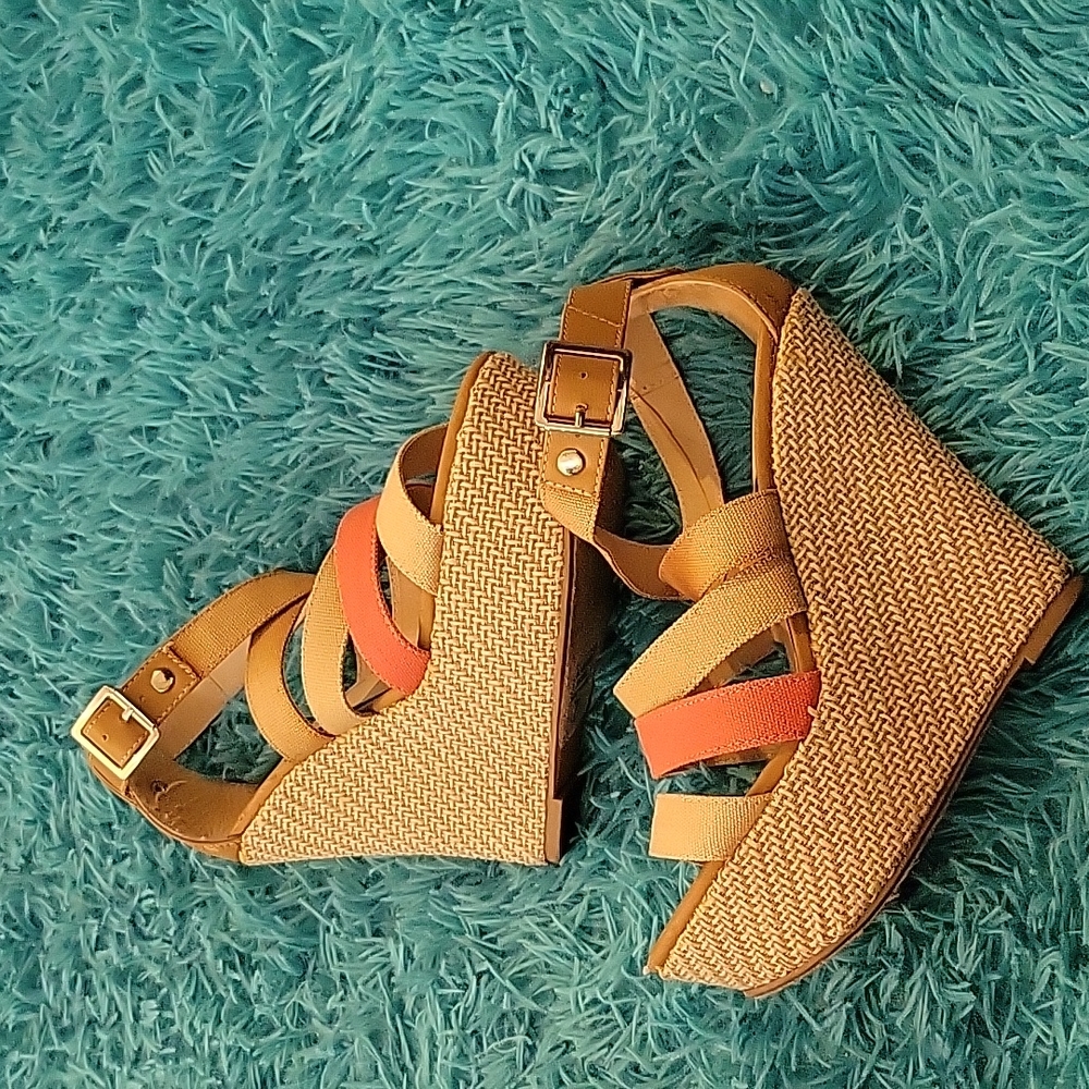 Heart in D Wedges Size 7
